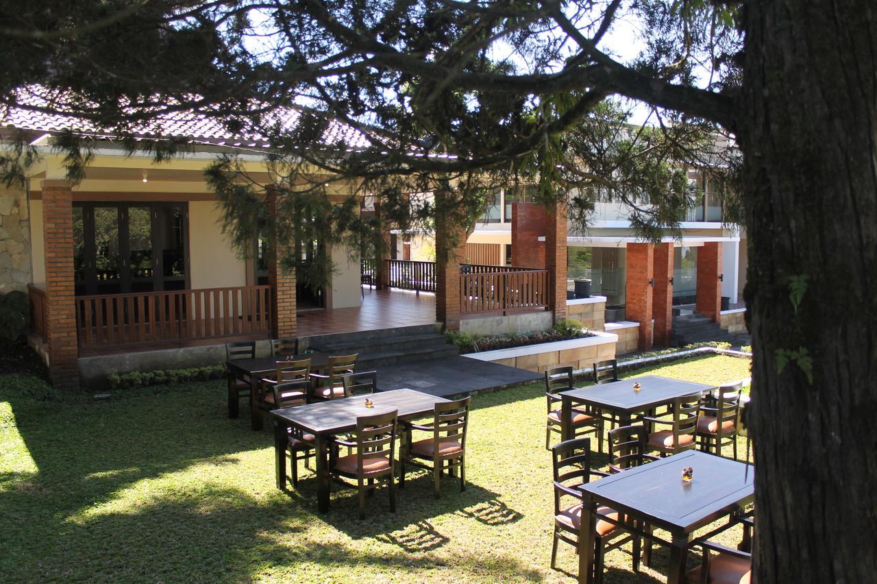 Akasa Hotel Kaliurang Esterno foto